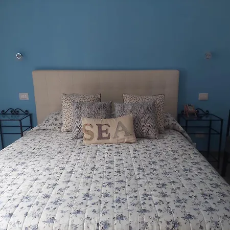 Albamare Guest house *